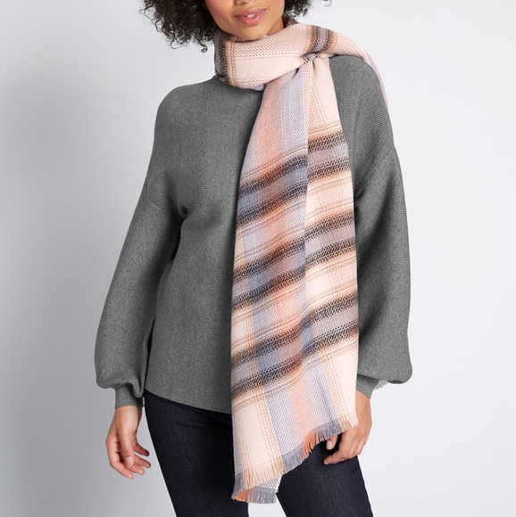 SALE 🎁 Modcloth Plaid Preferred Scarf - Picture 2 of 5